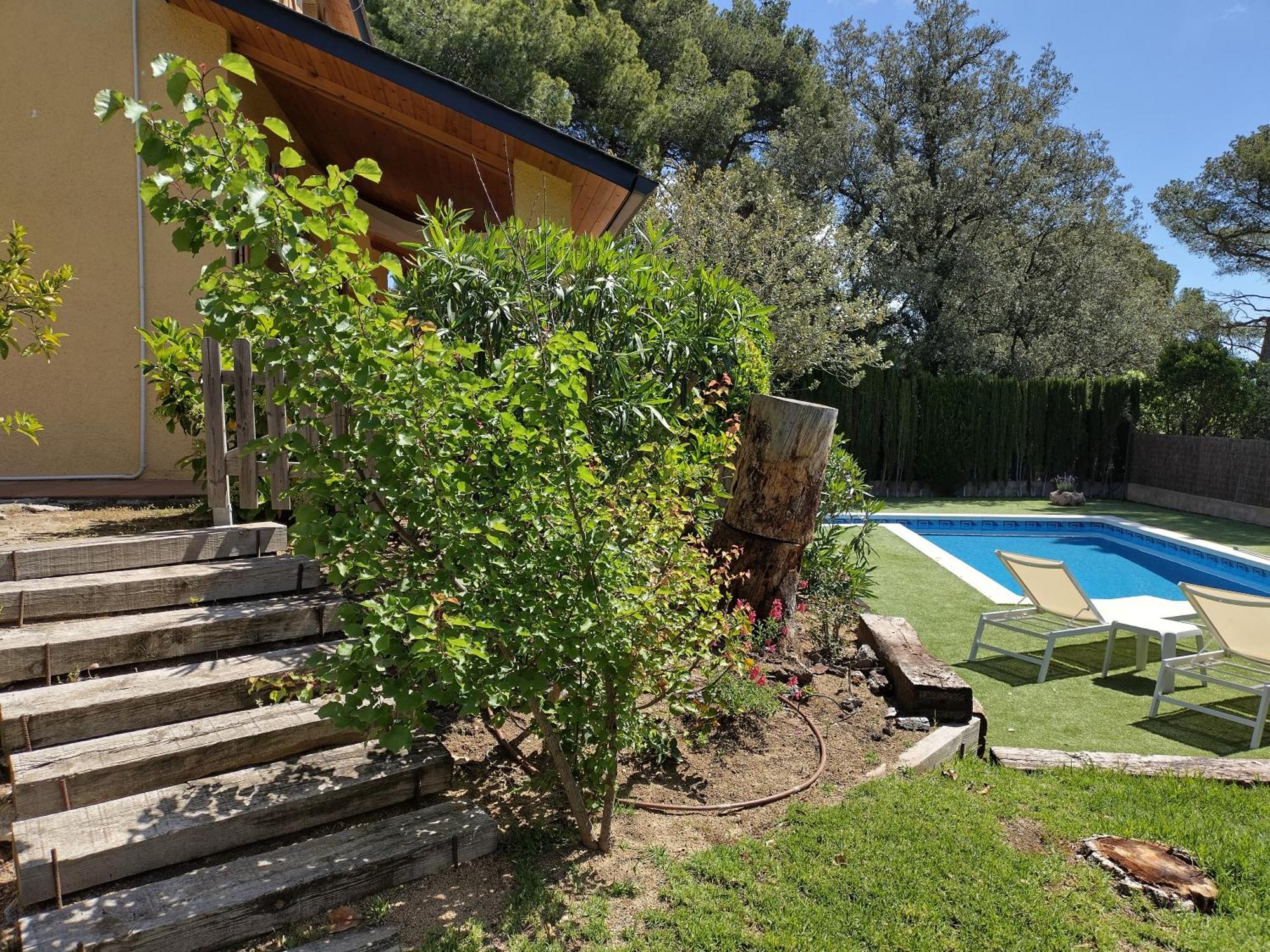 Casa Feliz Sant Cebrià de Vallalta Exterior foto
