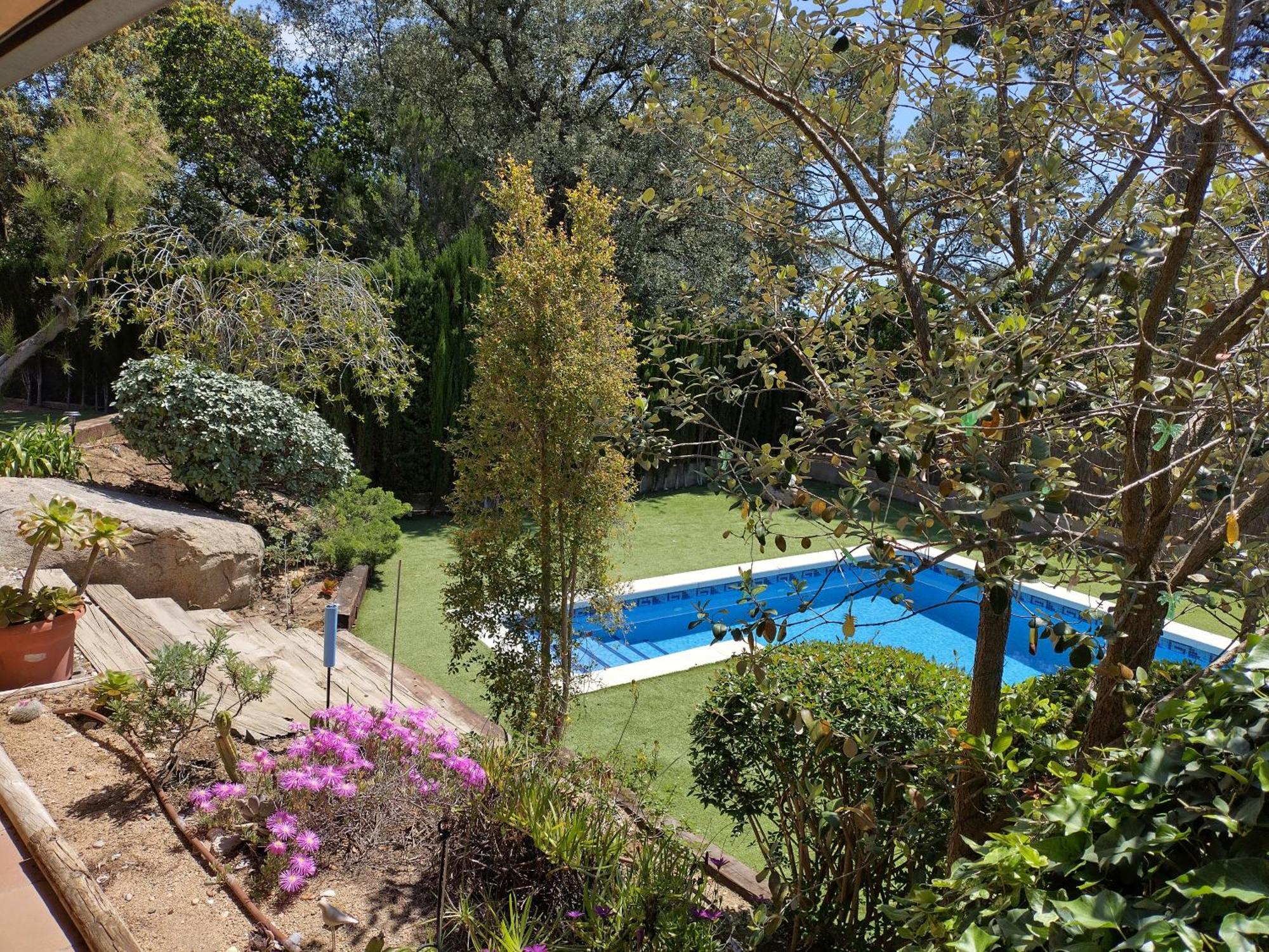 Casa Feliz Sant Cebrià de Vallalta Exterior foto