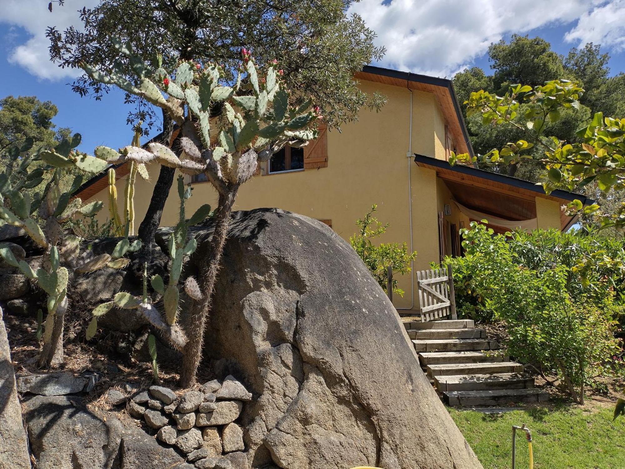 Casa Feliz Sant Cebrià de Vallalta Exterior foto