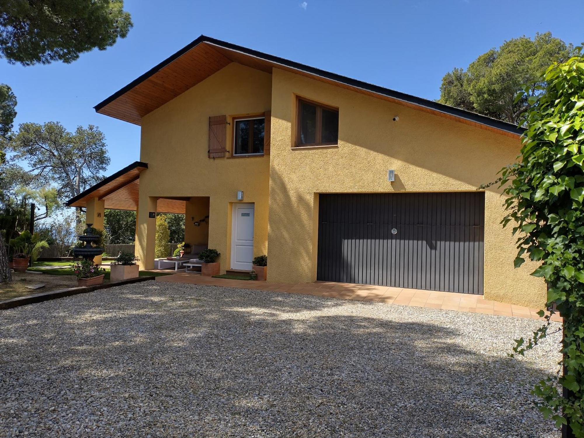 Casa Feliz Sant Cebrià de Vallalta Exterior foto