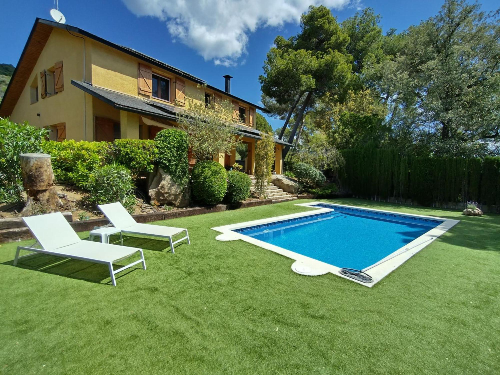 Casa Feliz Sant Cebrià de Vallalta Exterior foto
