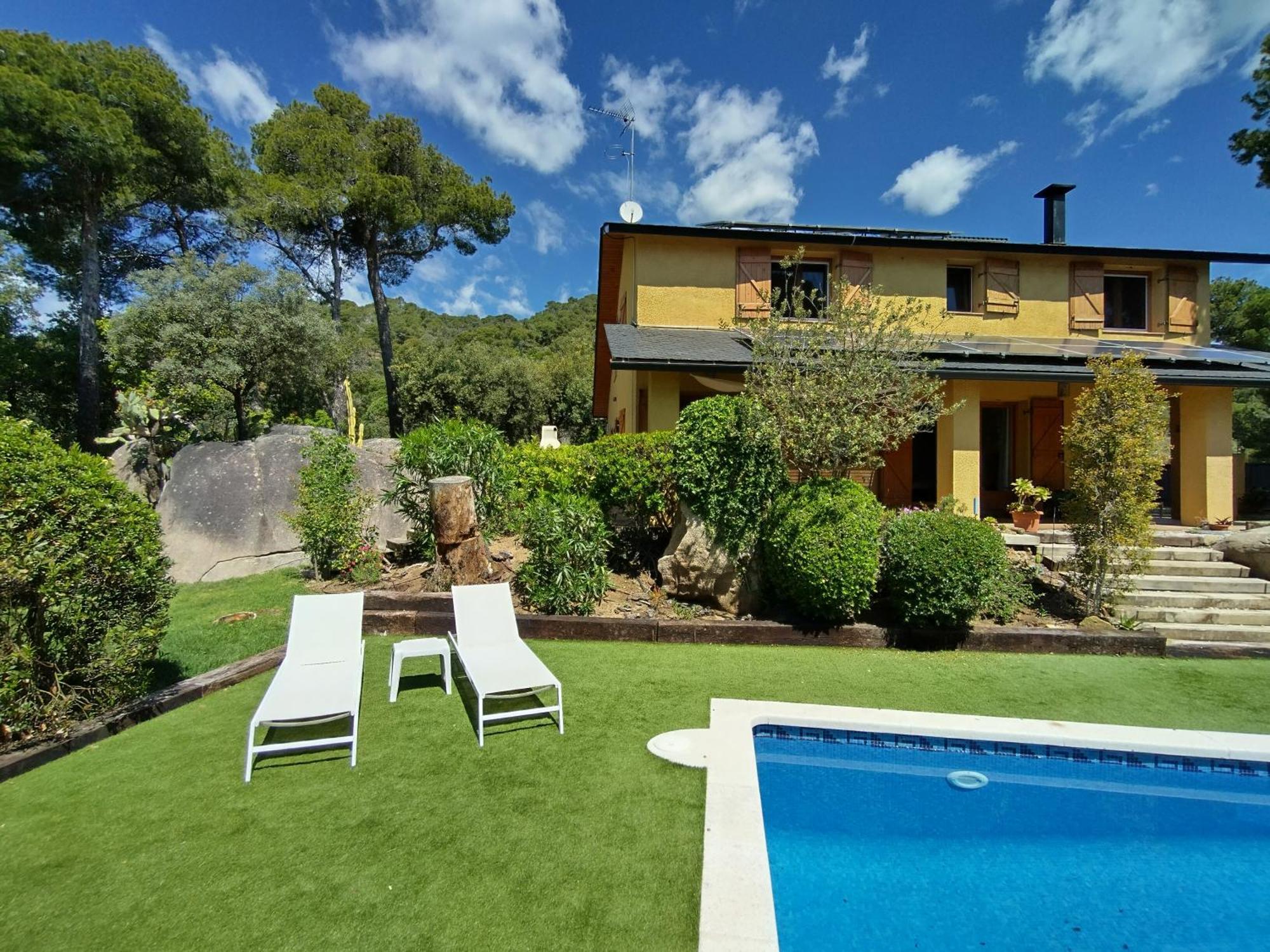 Casa Feliz Sant Cebrià de Vallalta Exterior foto