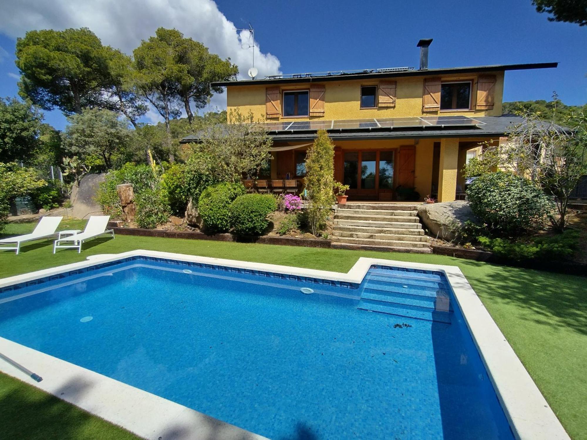Casa Feliz Sant Cebrià de Vallalta Exterior foto