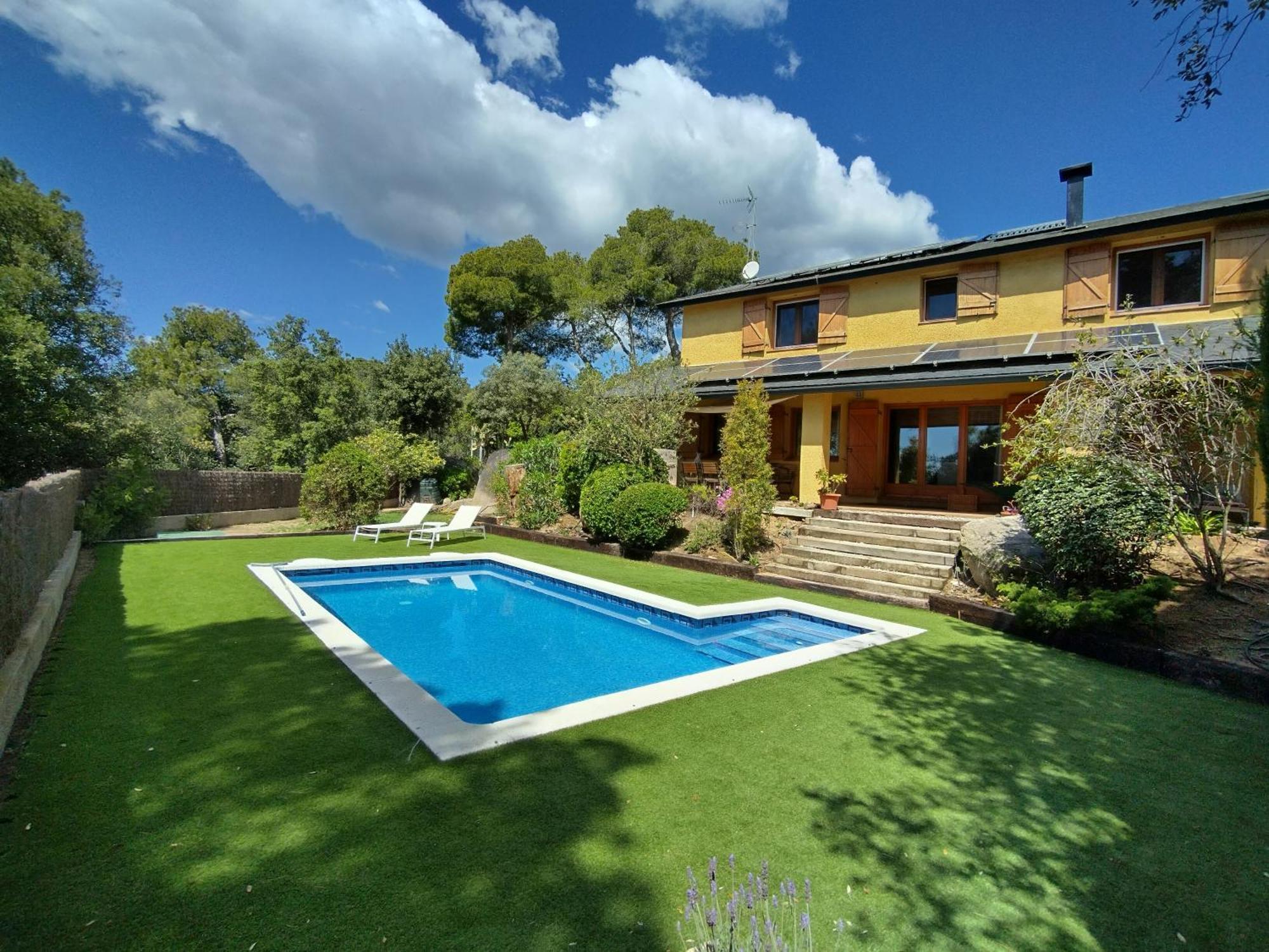Casa Feliz Sant Cebrià de Vallalta Exterior foto